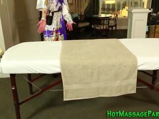 Marvellous asiatico massaggiatrice succhia